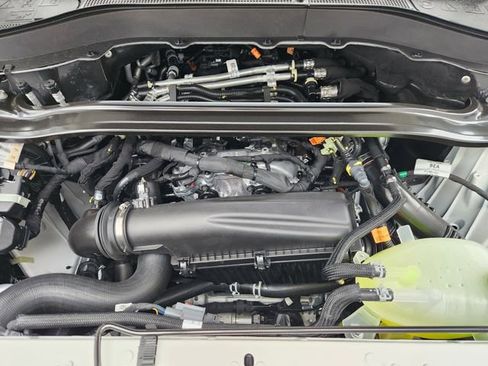 New 2025 Ford Explorer ST-Line w/ Premium Package AWD/4WD image 22