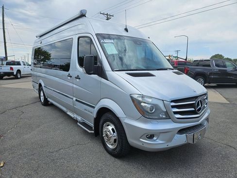 Used 2014 Mercedes-Benz Sprinter 3500 image 4