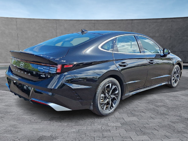 Certified 2025 Hyundai Sonata SEL AWD/4WD image 4
