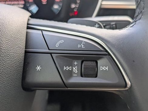 Used 2024 Audi Q3 2.0T Premium Plus w/ Premium Plus Package image 31