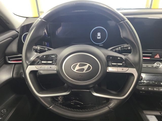 Used 2024 Hyundai Elantra Limited FWD image 25