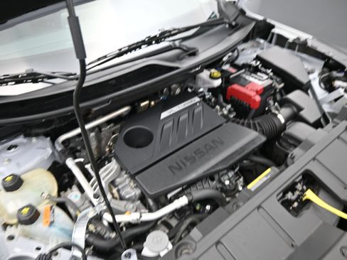 Used 2025 Nissan Rogue SV FWD image 26