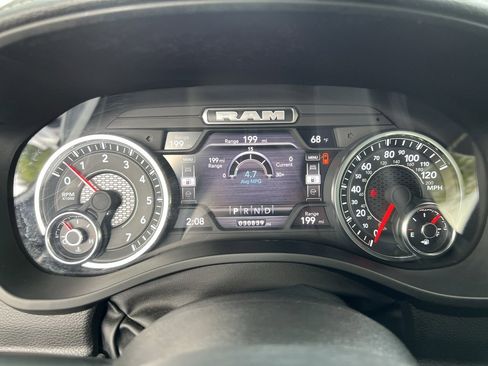 Used 2024 RAM 1500 Laramie image 17