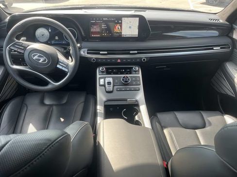 Certified 2025 Hyundai Palisade Calligraphy AWD/4WD image 16
