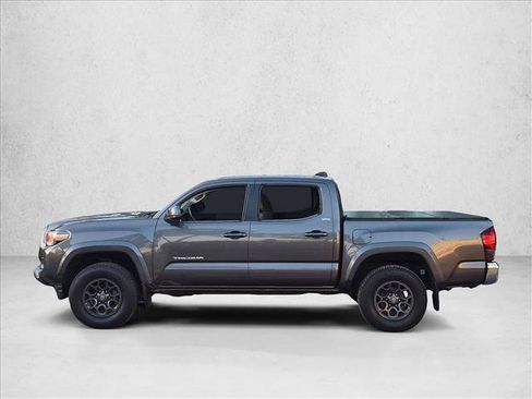 Used 2018 Toyota Tacoma SR5 RWD image 7