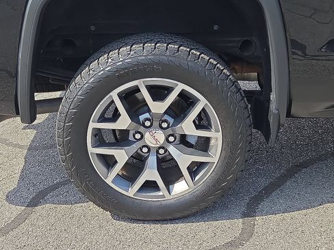 Certified 2014 GMC Sierra 1500 SLT w/ All-Terrain Package AWD/4WD image 17