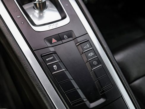 Used 2019 Porsche 718 Cayman RWD image 21