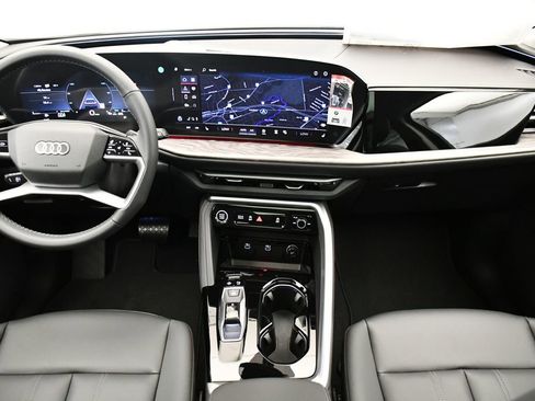 Used 2025 Audi Q5 Premium w/ Convenience Package image 20