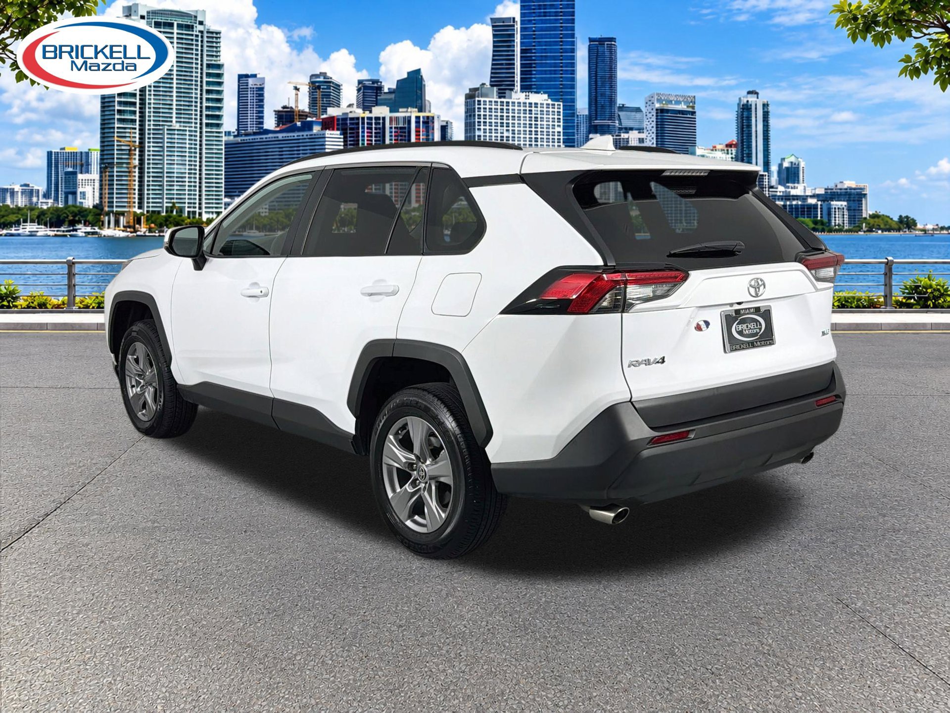 Used 2025 Toyota RAV4 XLE FWD image 6