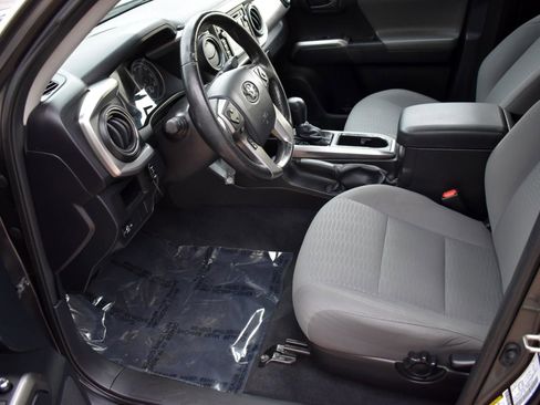 Used 2016 Toyota Tacoma SR5 image 26