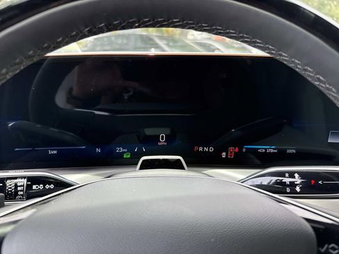 New 2026 Cadillac Vistiq Sport image 30