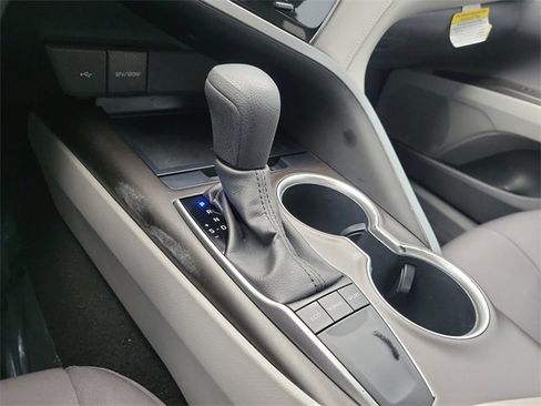 Used 2023 Toyota Camry LE image 19