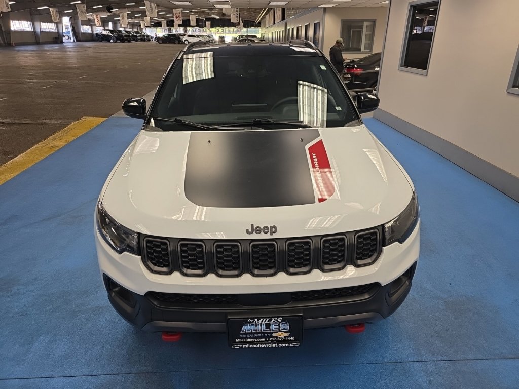 Used 2025 Jeep Compass Trailhawk AWD/4WD image 8