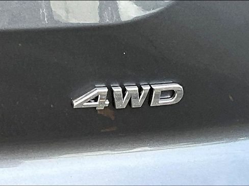 New 2025 Nissan Pathfinder SV w/ Black Appearance Package image 8