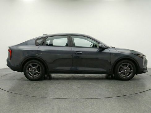 Used 2025 Kia K4 LXS image 11