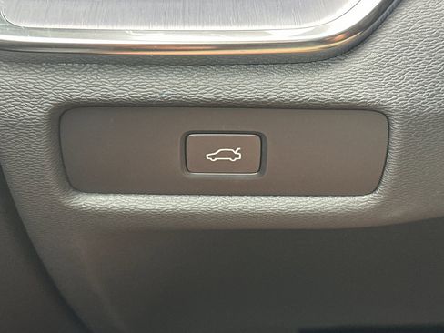 Certified 2025 Volvo S60 B5 Core FWD image 31