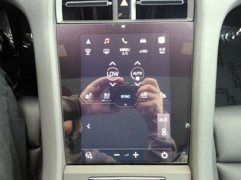 Used 2023 Porsche Taycan w/ Premium Package image 14