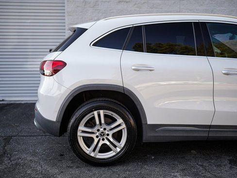 Used 2022 Mercedes-Benz GLA 250 4MATIC w/ Premium Package Lite image 16