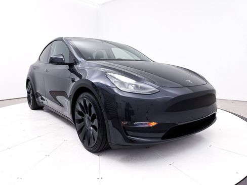 Used 2024 Tesla Model Y Performance image 10