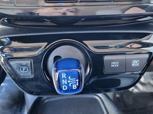 Used 2021 Toyota Prius LE image 33