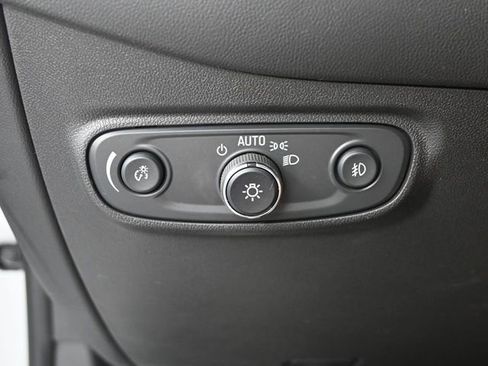 Used 2020 Chevrolet Equinox LT FWD image 16