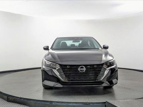 Used 2025 Nissan Sentra SV image 11