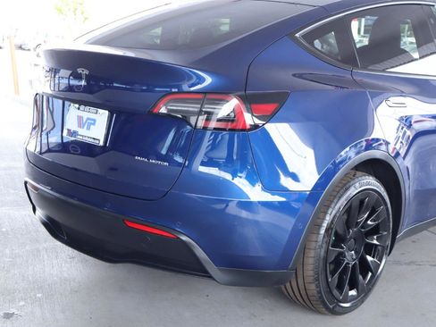 Used 2021 Tesla Model Y Long Range AWD/4WD image 7