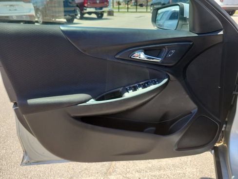 Used 2018 Chevrolet Malibu LT FWD image 20