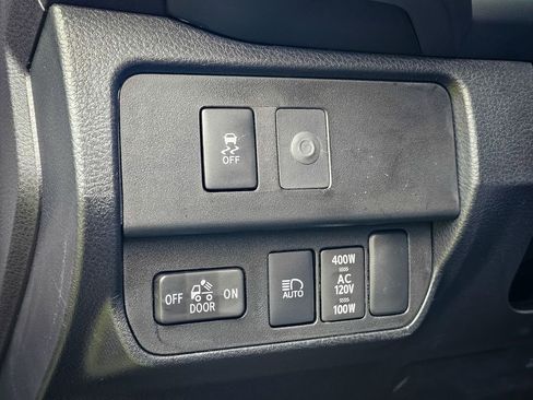 Used 2023 Toyota Tacoma TRD Off-Road w/ Technology Package AWD/4WD image 14