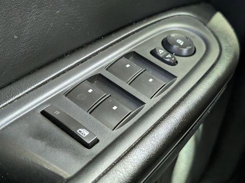 Used 2017 Chevrolet Traverse LT w/ Style and Technology Package FWD image 17