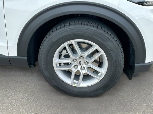 New 2026 Ford Explorer Active RWD image 19