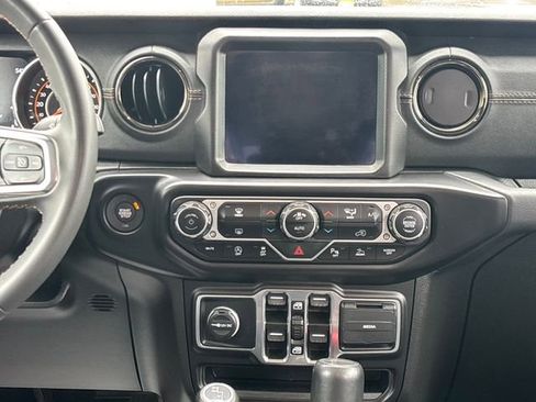 Used 2023 Jeep Gladiator Overland AWD/4WD image 12