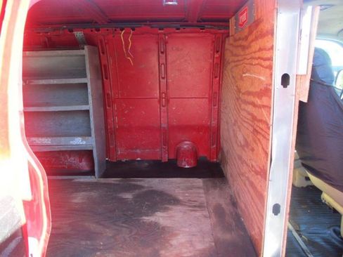 Used 2001 Chevrolet Express 3500 w/ Preferred Equipment Group 2 RWD image 8