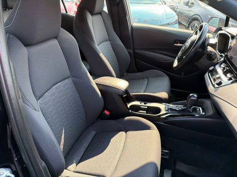 Used 2025 Toyota Corolla SE FWD image 11