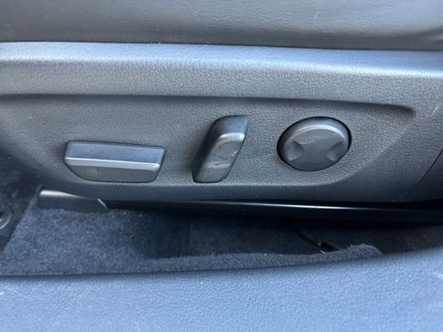 Used 2023 MAZDA MAZDA3 s image 16