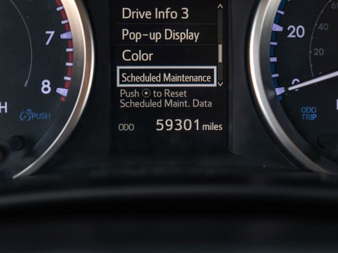 Used 2019 Toyota Highlander LE image 17