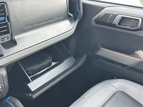 Used 2021 Ford Bronco Black Diamond AWD/4WD image 32