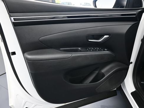 Used 2023 Hyundai Tucson SE image 15