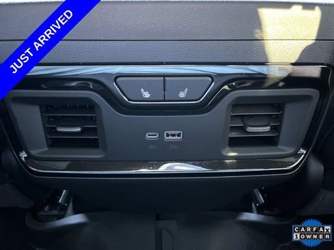 Used 2024 GMC Sierra 2500 AT4 w/ AT4 Premium Plus Package AWD/4WD image 18