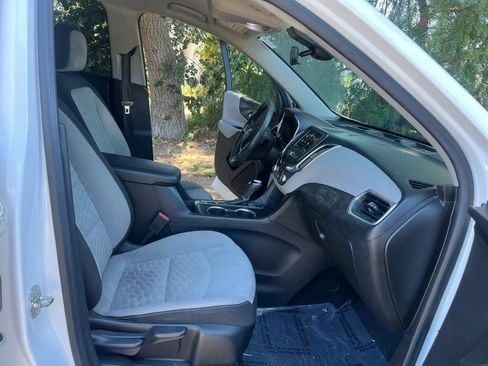 Used 2020 Chevrolet Equinox LS w/ LS Convenience Package AWD/4WD image 9