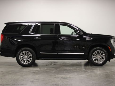 Used 2025 GMC Yukon Denali AWD/4WD image 9