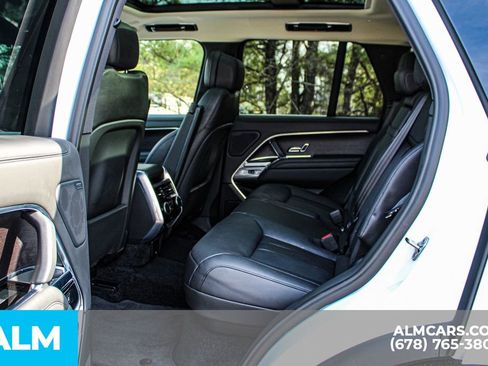 Used 2024 Land Rover Range Rover SE AWD/4WD image 18