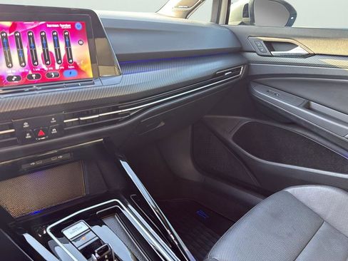 Used 2024 Volkswagen Golf R image 20