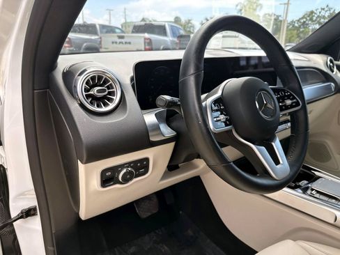Certified 2021 Mercedes-Benz GLB 250 4MATIC image 20