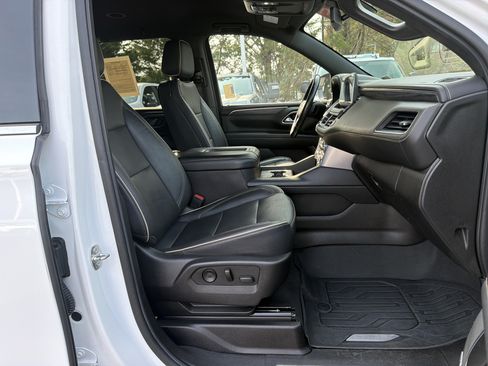 Used 2021 GMC Yukon SLT AWD/4WD image 35