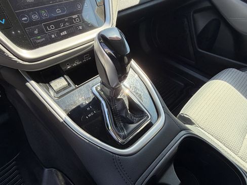 Used 2023 Subaru Outback Premium image 22