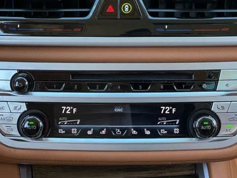 Used 2018 BMW 740i image 45