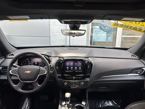 Used 2023 Chevrolet Traverse High Country image 31