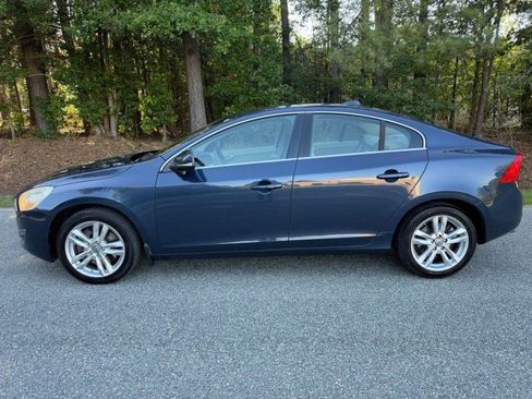 Used 2012 Volvo S60 T5 FWD image 1