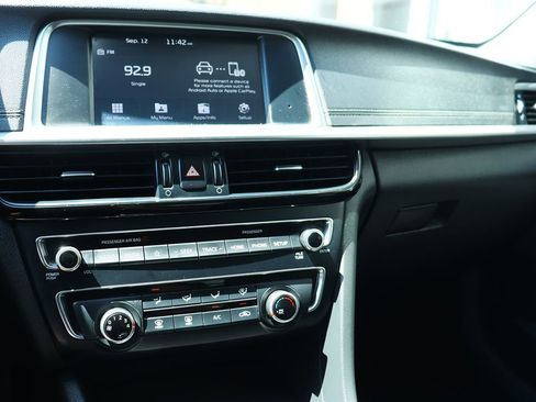 Used 2020 Kia Optima LX image 43